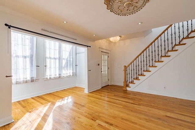 179 HOBART AVE, Bayonne, NJ 07002