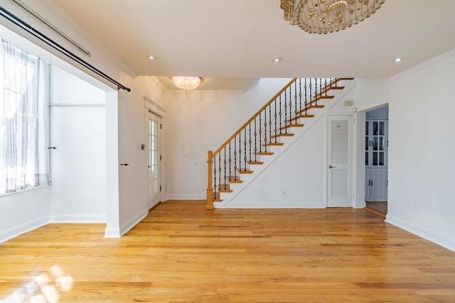 179 HOBART AVE, Bayonne, NJ 07002