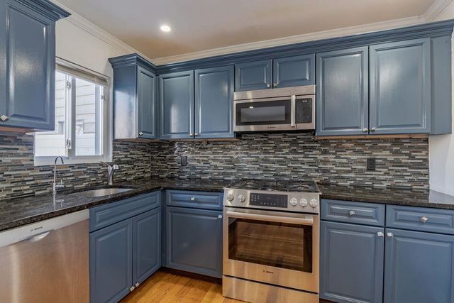 179 HOBART AVE, Bayonne, NJ 07002