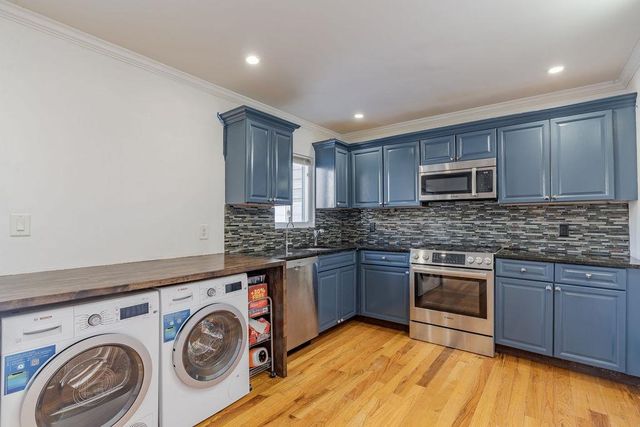 179 HOBART AVE, Bayonne, NJ 07002