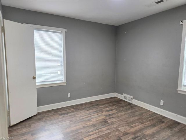 1025 E Devonshire Street, Winston-salem, NC 27107