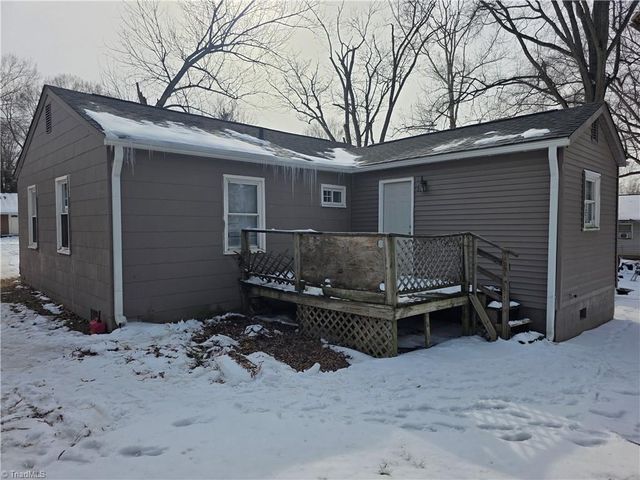 1025 E Devonshire Street, Winston-salem, NC 27107