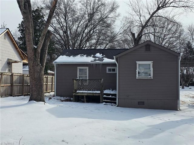 1025 E Devonshire Street, Winston-salem, NC 27107