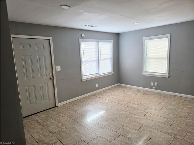 1025 E Devonshire Street, Winston-salem, NC 27107