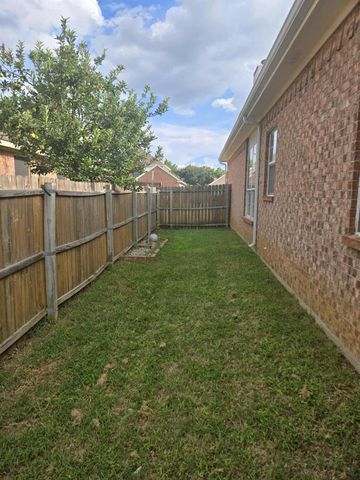 9125 Tyne Trail, Fort Worth, TX 76118