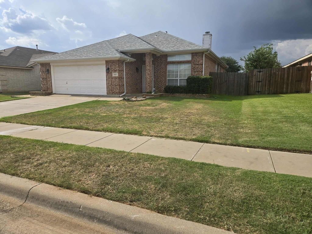 9125 Tyne Trail, Fort Worth, TX 76118