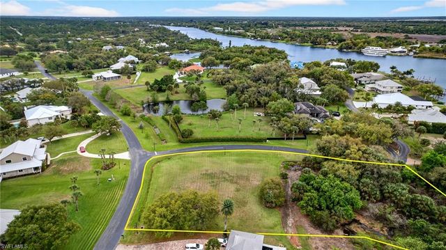 18151 Riverchase CT, Alva, FL 33920