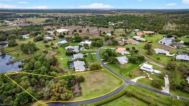 18151 Riverchase CT, Alva, FL 33920