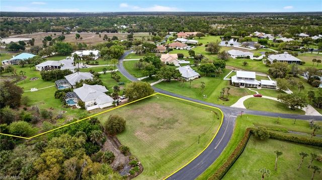 18151 Riverchase CT, Alva, FL 33920