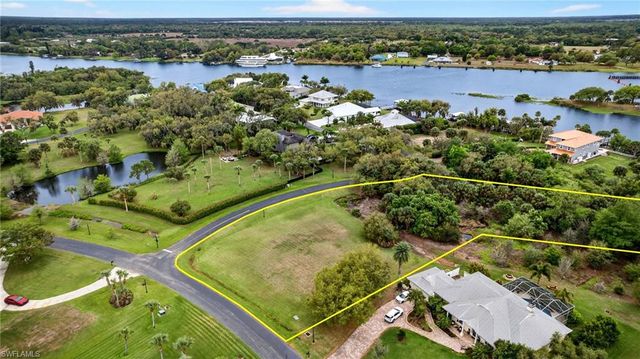 18151 Riverchase CT, Alva, FL 33920