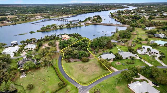 18151 Riverchase CT, Alva, FL 33920