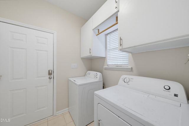 904 Starkland Way, Holly Springs, NC 27540