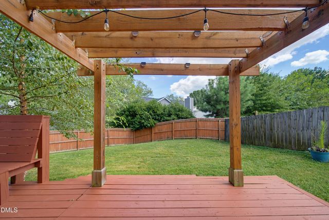 904 Starkland Way, Holly Springs, NC 27540