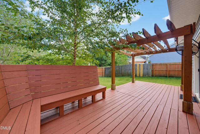 904 Starkland Way, Holly Springs, NC 27540