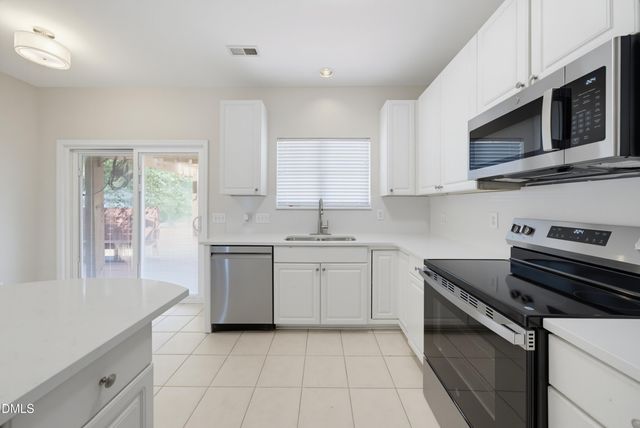 904 Starkland Way, Holly Springs, NC 27540