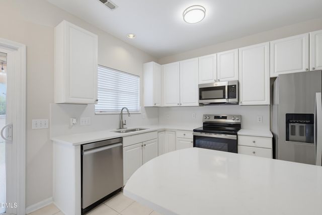 904 Starkland Way, Holly Springs, NC 27540