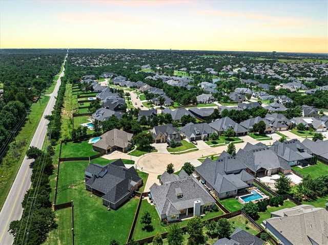 1417 Regency Bridge Circle, Edmond, OK 73034