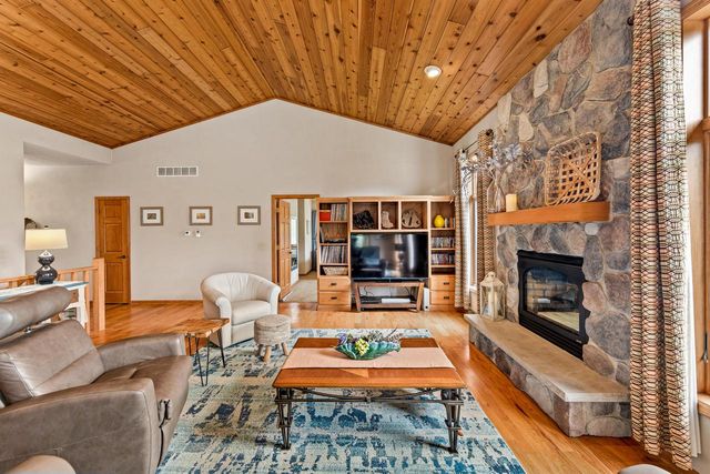 W8797 Lake Lorraine ROAD, Delavan, WI 53115