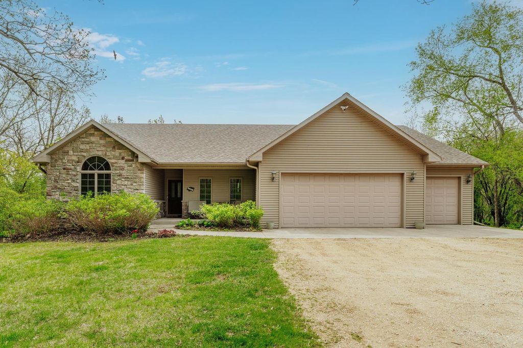 W8797 Lake Lorraine ROAD, Delavan, WI 53115