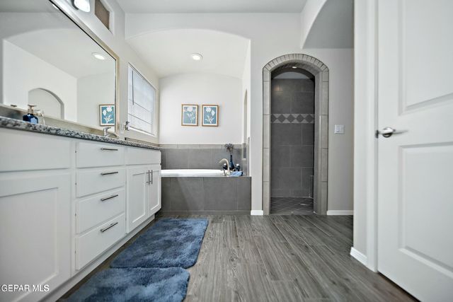 1091 IRON HILL Avenue, Santa Teresa, NM 88008