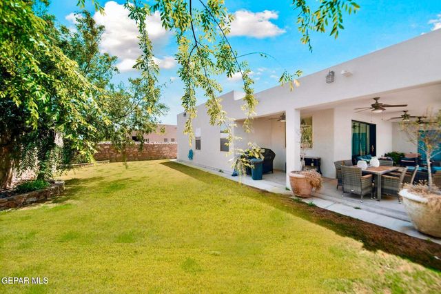 1091 IRON HILL Avenue, Santa Teresa, NM 88008