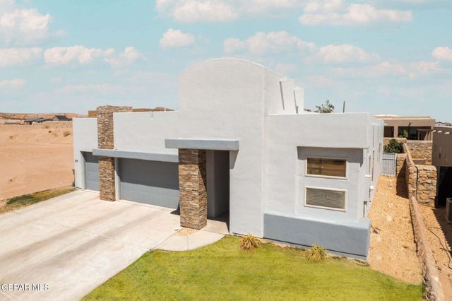 1091 IRON HILL Avenue, Santa Teresa, NM 88008