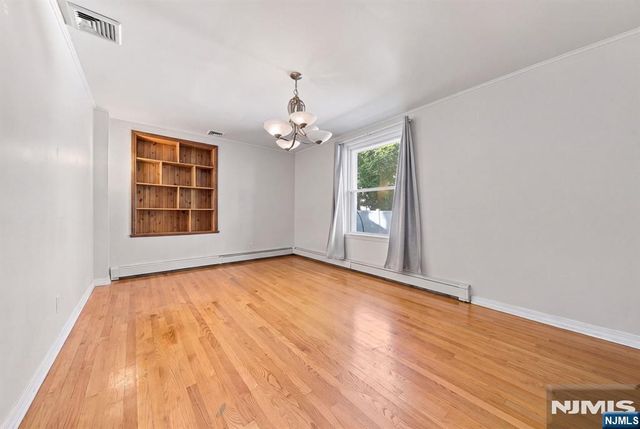 225 Walnut Street, Northvale, NJ 07647
