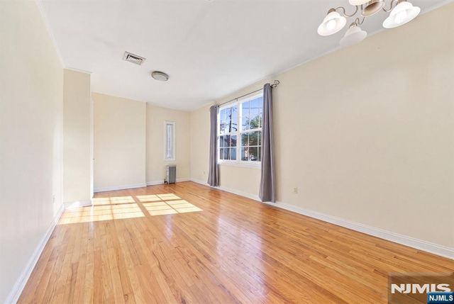 225 Walnut Street, Northvale, NJ 07647