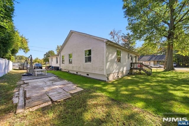 225 Walnut Street, Northvale, NJ 07647