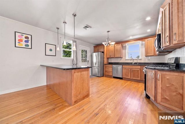225 Walnut Street, Northvale, NJ 07647