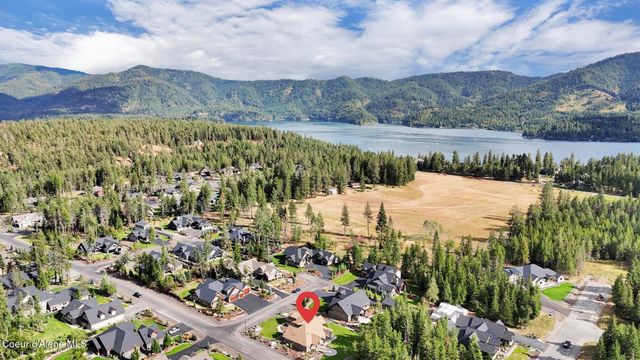 11693 N Arnicas Ct, Hayden, ID 83835