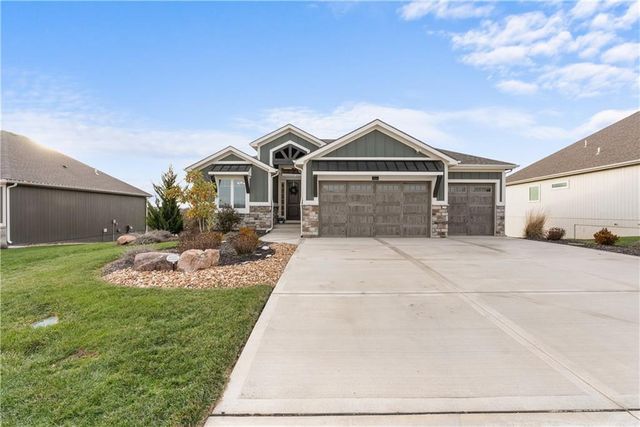 8904 N Clarion Avenue, Kansas City, MO 64153