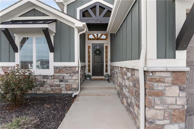 8904 N Clarion Avenue, Kansas City, MO 64153