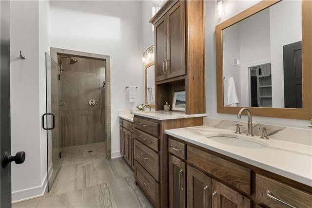 8904 N Clarion Avenue, Kansas City, MO 64153