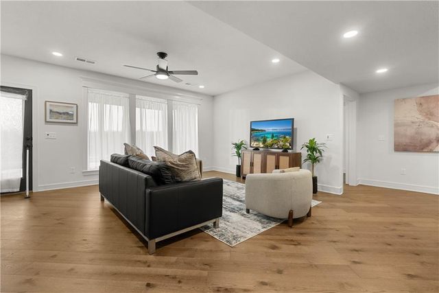 8904 N Clarion Avenue, Kansas City, MO 64153