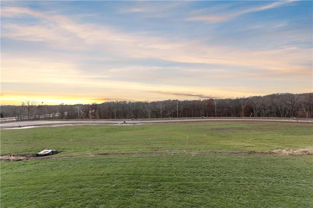 8904 N Clarion Avenue, Kansas City, MO 64153