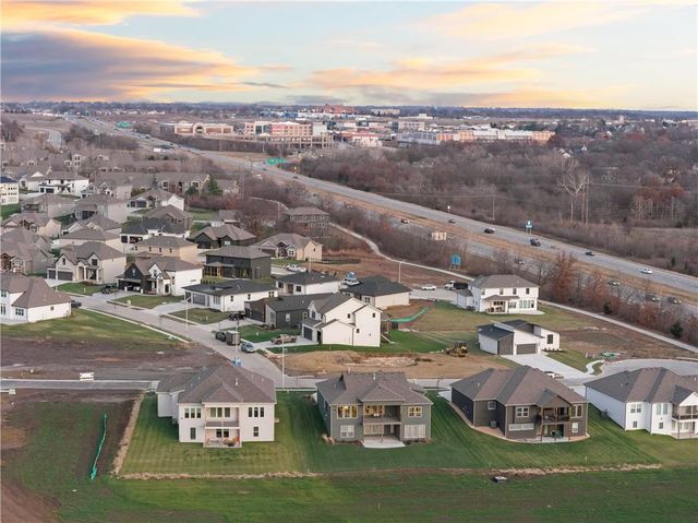 8904 N Clarion Avenue, Kansas City, MO 64153