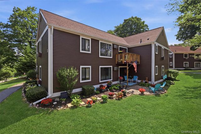 8 Heritage Drive E, Harriman, NY 10926