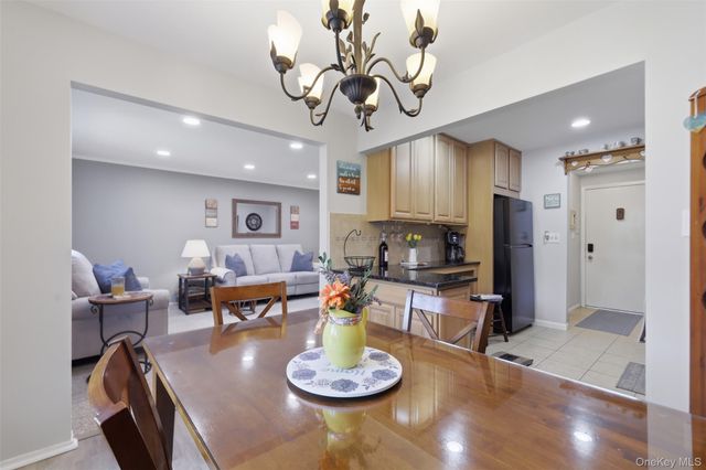 8 Heritage Drive E, Harriman, NY 10926