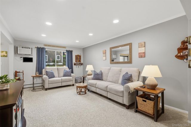 8 Heritage Drive E, Harriman, NY 10926