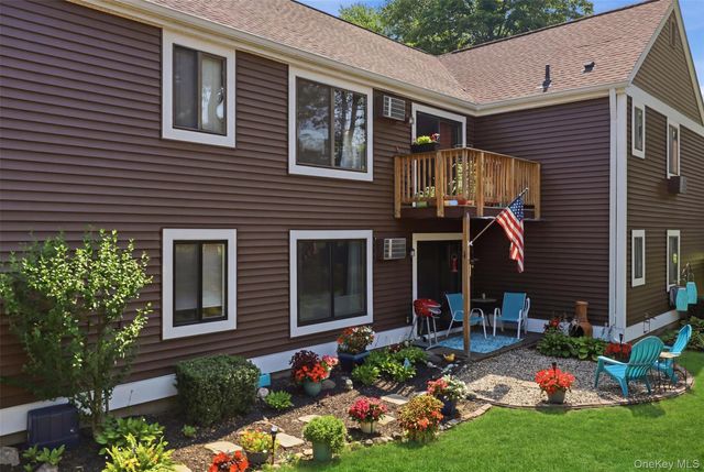 8 Heritage Drive E, Harriman, NY 10926
