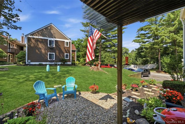 8 Heritage Drive E, Harriman, NY 10926