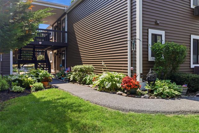8 Heritage Drive E, Harriman, NY 10926
