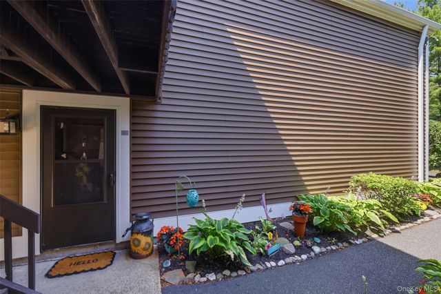 8 Heritage Drive E, Harriman, NY 10926