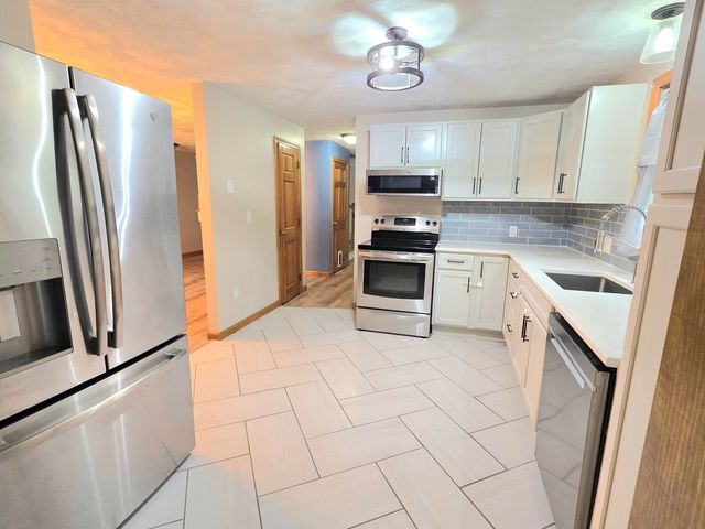 1 Jessica Lane, Derry, NH 03038