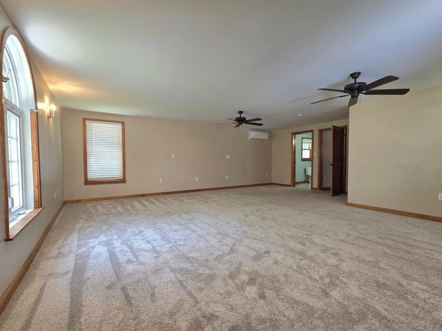 1 Jessica Lane, Derry, NH 03038