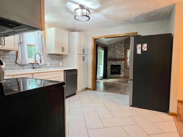 1 Jessica Lane, Derry, NH 03038