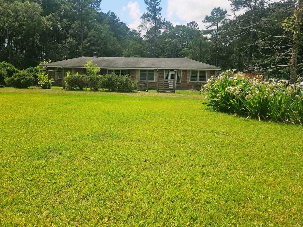 8719 Jefferies Highway, Walterboro, SC 29488