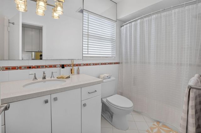 11 HOLLY, Boynton Beach, FL 33436