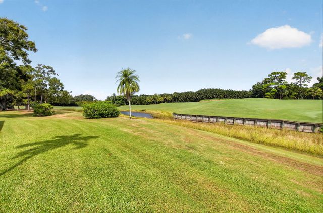11 HOLLY, Boynton Beach, FL 33436